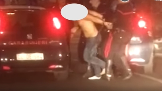 Trentenne di origini sudamericante semina il panico inneggiando all'ISIS