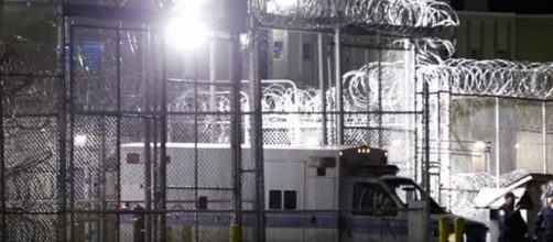 Ambulance outside execution chamber for Torrey Twane McNabb. (Image from Wochit News/YouTube)