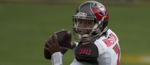 Jameis Winston, Buccaneers at Redskins 10/25/15 [Image by Keith Allison|Flickr| Cropped | CC BY-SA 2.0 ]