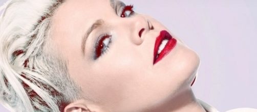 P!nk - What About Us (Live on SNL) (Image Credit: PinkVEVO/YouTube)