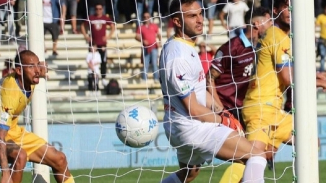 Alla Salernitana non &egrave; bastato il gol di Schiavi per superare il Frosinone