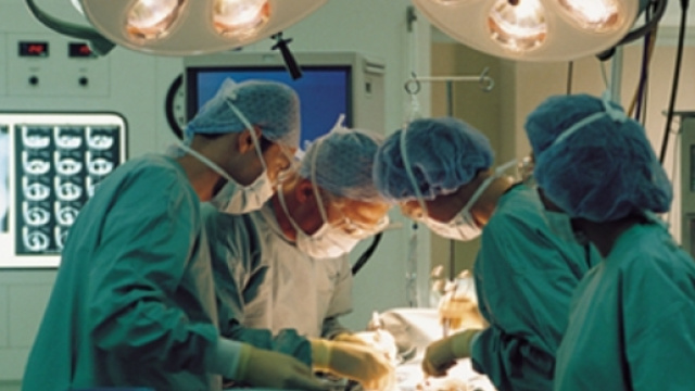 Aveva una erezione da una settimana