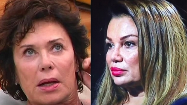 Faccia a faccia tra Serena Grandi e Corinne Clery al GF Vip