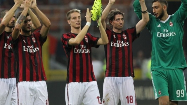 Il Milan ringrazia i tifosi presenti