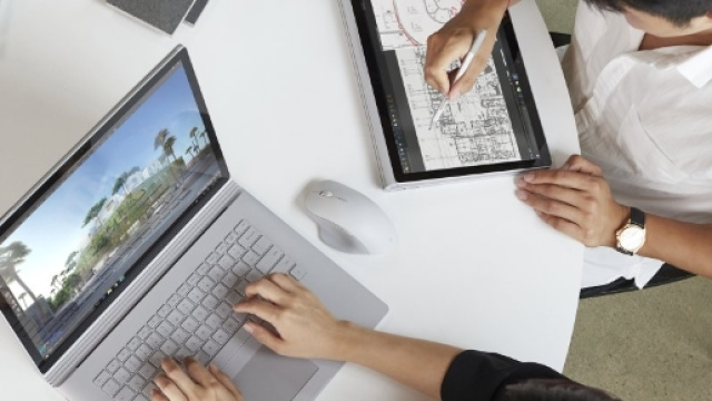 Il nuovo Surface Book 2 di Microsoft con Windows 10 e Fall Creators Update