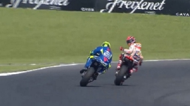Marc Marquez con Andrea Iannone