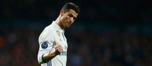 ANTENA 3 TV | El lado m&aacute;s humano de Cristiano Ronaldo con una ni&ntilde;a ... - antena3.com