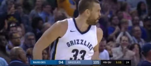 Marc Gasol dominates the Warriors. [Image Credit: Real GD's Latest Highlights/YouTube]