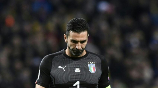 San Siro fischia l'inno della Svezia: la reazione di Buffon FOTO ... - ilbianconero.com