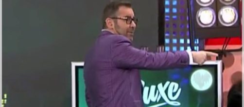 Jorge Javier pierde los papeles en el Deluxe.