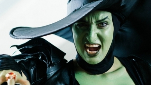 Dulcis in fundo, il top della banalit&agrave;: la strega!