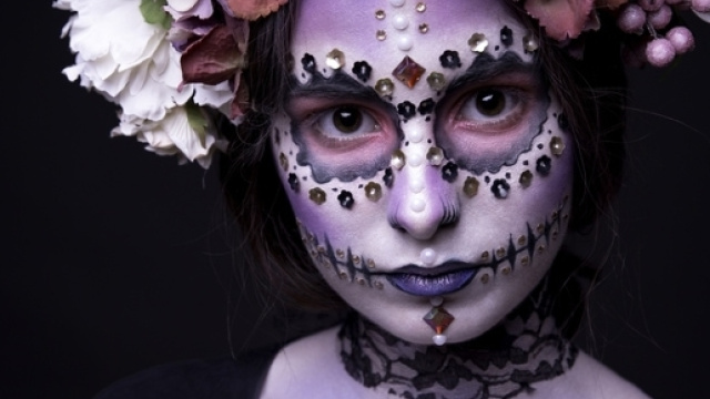 Halloween, i rischi da evitare con i trucchi