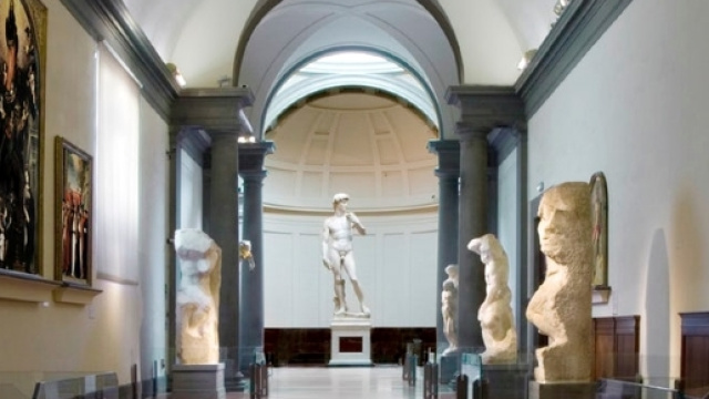 La Galleria dell'Accademia a Firenze. in fondo il David di Michelangelo