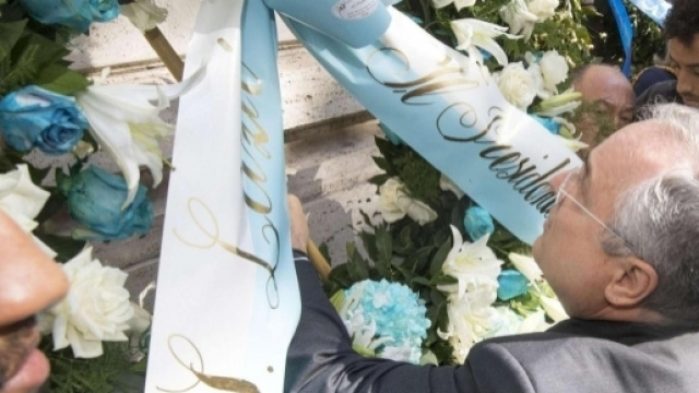 Lotito in sinagoga: "io mi dissocio"