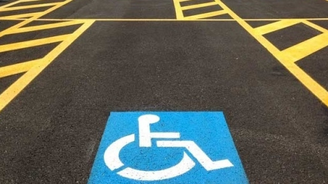 Montesilvano, istituito numero verde per segnalare chi parcheggia abusivamente nei posti riservati alle persone con disabilit&agrave;