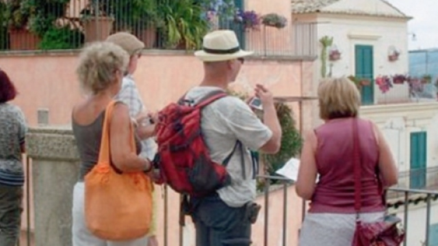 Turisti stranieri e non solo alla ricerca di un'Italia poco conosciuta
