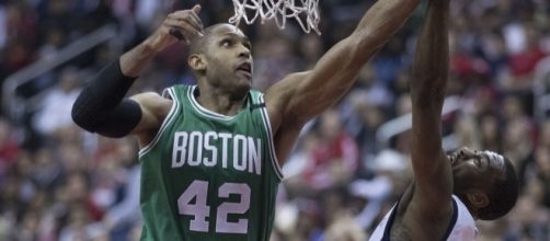 Al Horford goes for the D. | Image via Keith Allison/Flickr