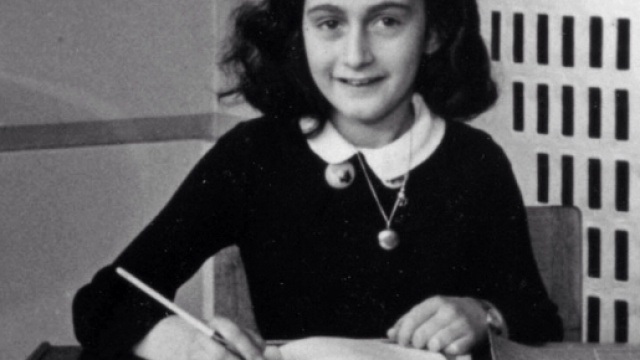 Immagine che ritrae Anna Frank