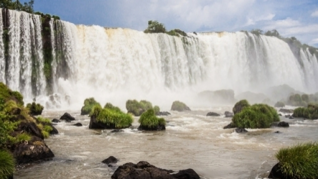 Le cascate dell'Iguaz&ugrave;, Sud America; Pixabay