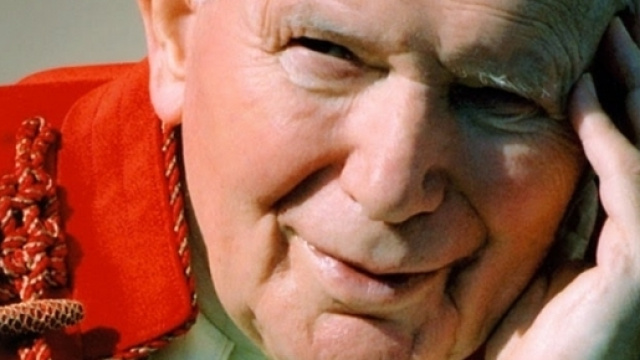 Papa Giovanni Paolo II, rubate le sue reliquie