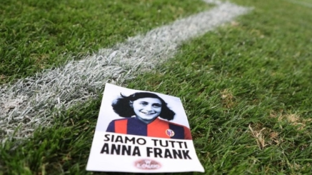 'Siamo tutti Anna Frank': le manifestazioni di solidariet&agrave;.