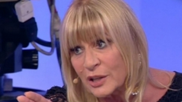 Uomini edonne Gemma contro tutti