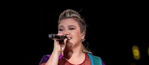 Kelly Clarkson didn't contemplate suicide because she was thin... (via Flickr - Ralph Arvesen)