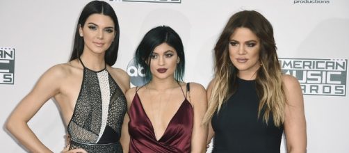 Khloe Kardashian poses with her sisters. [Image Credit: Disney ABC Television/Flickr]