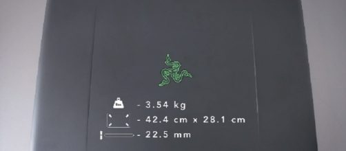 Razer laptops stop working after Windows 10 update being installed. [Image credit:Dave Lee/Youtube screenshot]