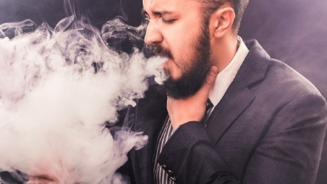 Come riconoscere i 5 possibili sintomi del tumore al polmone - foto:redeyesonline.net