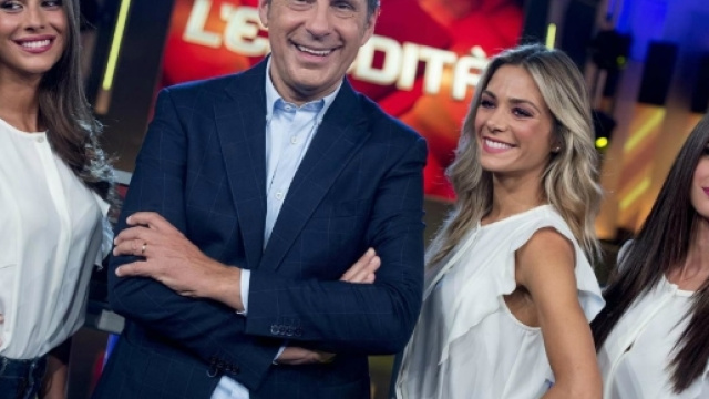 Fabrizio Frizzi resta ricoverato dopo il malore