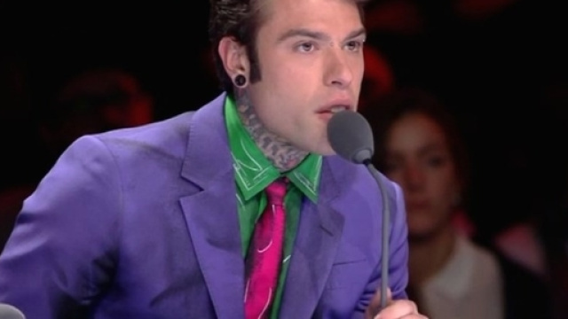 FEDEZ AI FERRI CORTI CON LA PRODUZIONE DI X FACTOR DOPO LE VOCI ... - ildecoder.com