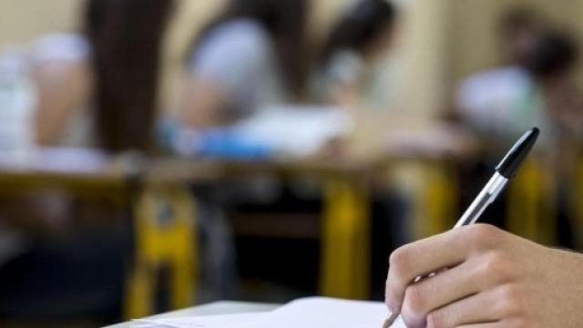 Scuola, in arrivo una sanatoria per 80mila precari - La Stampa - lastampa.it