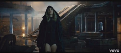 A scene from Taylor Swift's new music video. [Image Credit: TaylorSwiftVEVO/YouTube screencap]