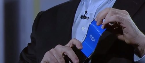 Samsung to roll out the foldable Galaxy X with limited 100,000 units at launch. [Image Credit: TechTalkTV/YouTube]