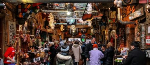 Szimpla Kert | Budapest (Hungary) | Jorge Franganillo [image source: Flickr]