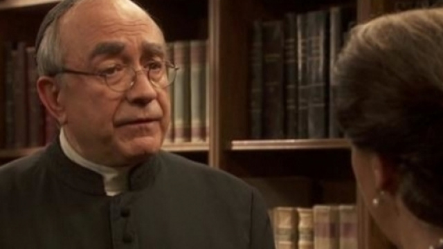 Il Segreto anticipazioni: Francisca chiede aiuto a Don Anselmo