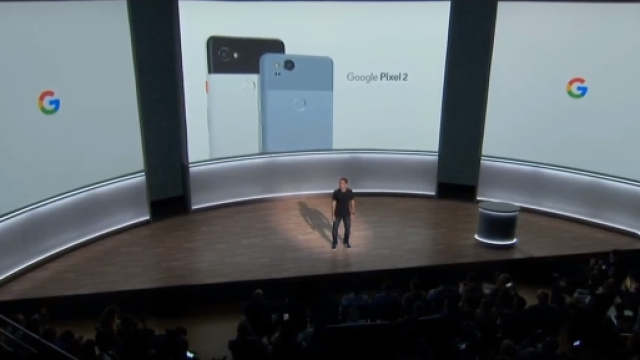 La presentazione ufficiale di Google Pixel 2 e Pixel 2 XL