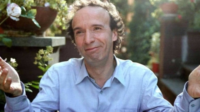 Roberto Benigni, 64esimo compleanno tra le polemiche per il 'S&igrave; ... - firenzetoday.it