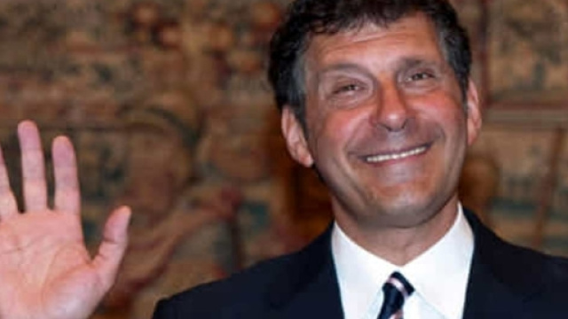 Roma Nord senz'acqua, Fabrizio Frizzi sbotta su Facebook: "Vergogna" - today.it