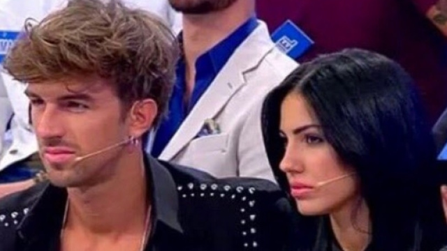 Uomini e Donne, ecco la faccia di Giulia De Lellis e Andrea ... - youtube.com