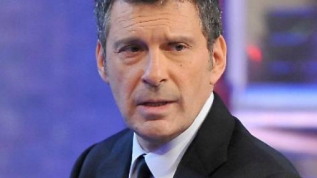 Fabrizio Frizzi esige rispetto: ecco l'annuncio inaspettato
