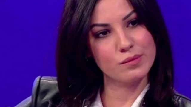 GF Vip 2: Giulia De Lellis critica gli over della casa.
