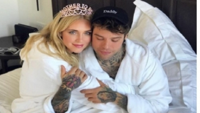Gossip: Fedez annuncia la gravidanza di Chiara Ferragni e allontana Levante.