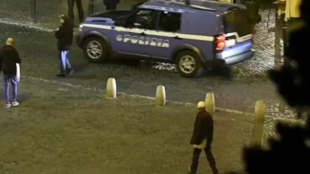 Polizia impegnata in un servizio di controllo