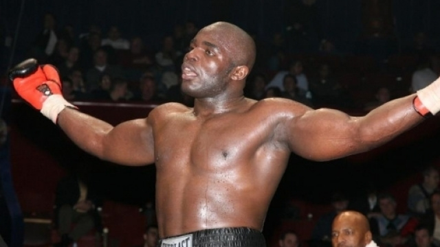 Qui est Carlos Takam, ce Fran&ccedil;ais qui d&eacute;fie Anthony Joshua ? - francetvinfo.fr