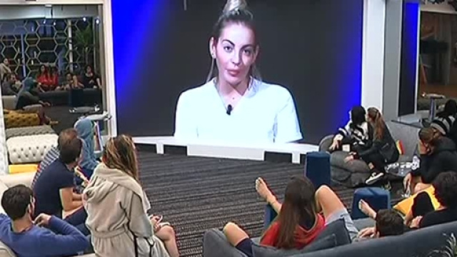 Veronica Angeloni ha lasciato un video messaggio agli ex compagni del GF VIP