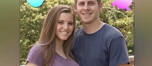 Joy-Anna Duggar and Austin Forsyth. [Image via TheFame/YouTube screencap]