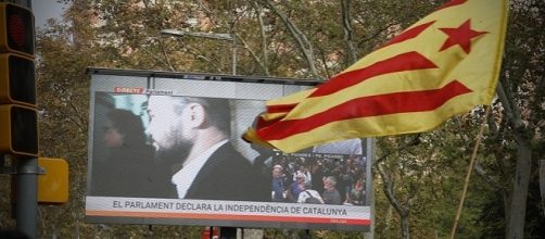 La declaraci&oacute;n de independencia y la Rep&uacute;blica virtual de algo