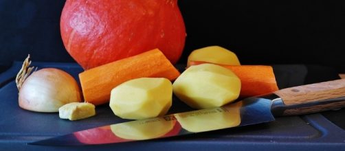 Stone soup methodology in the church. (Image via Rita E Pixabay).